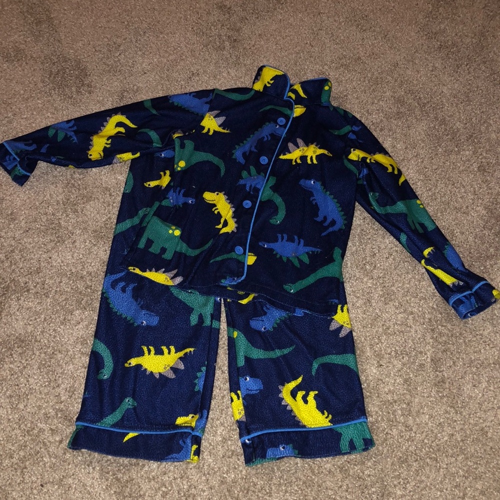 Carter’s 5T pajama set